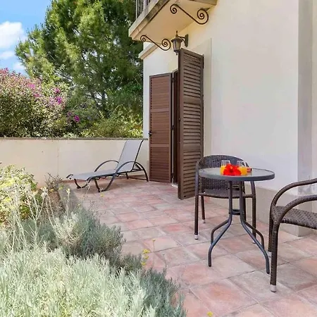 Lovely Ground Floor Medusa In The Heart Of Aphrodite Hills Apartment *